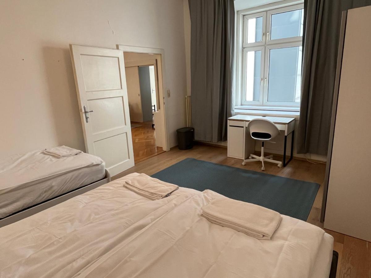 Apartamento Stylish Apt Near Urania 1Br Viena Exterior foto