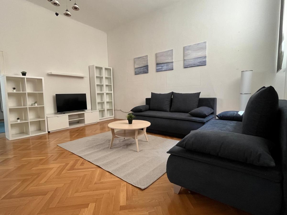 Apartamento Stylish Apt Near Urania 1Br Viena Exterior foto
