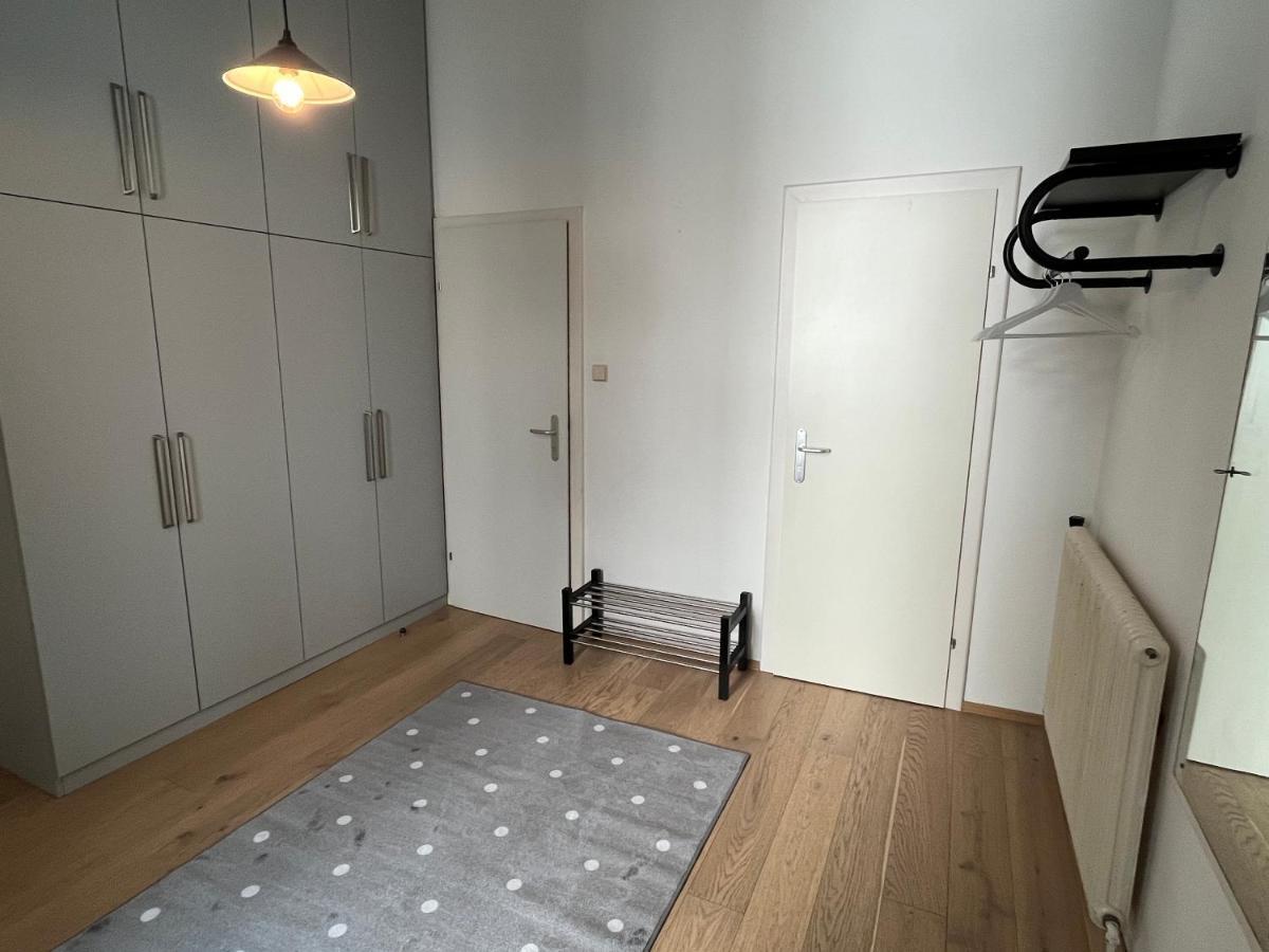Apartamento Stylish Apt Near Urania 1Br Viena Exterior foto