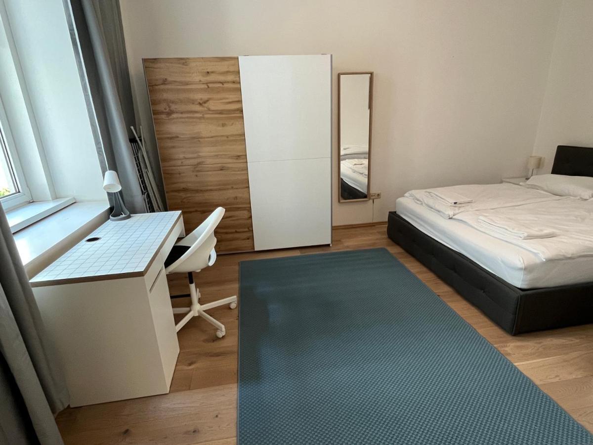 Apartamento Stylish Apt Near Urania 1Br Viena Exterior foto